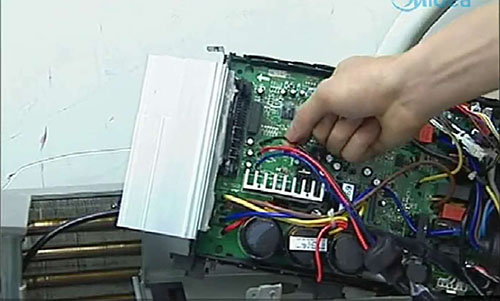 赞皇美的空调电话是多少